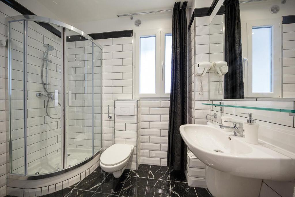 Near Eiffel Tower - Beautiful Flat Apartment Париж Екстериор снимка