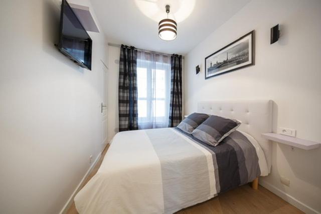 Near Eiffel Tower - Beautiful Flat Apartment Париж Екстериор снимка